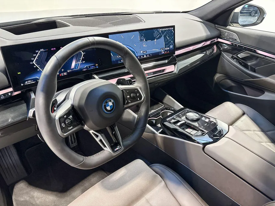 BMW 5 Serie Touring 550e xDrive Innovation Pack M Sportpakket