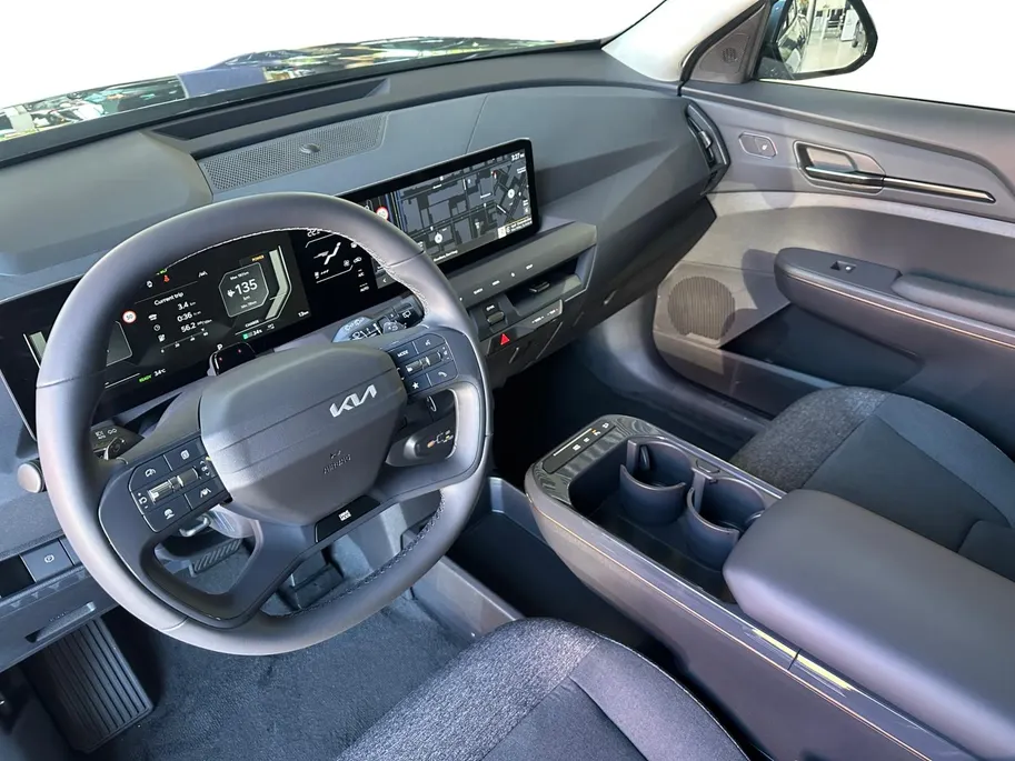 Kia EV5 Air 81.4 kWh | NIEUW TE BESTELLEN | 3000,- INRUILKORTING | Stoel & Stuurverwarming | Rijbereik tot 530km | Wireless auto/carplay |