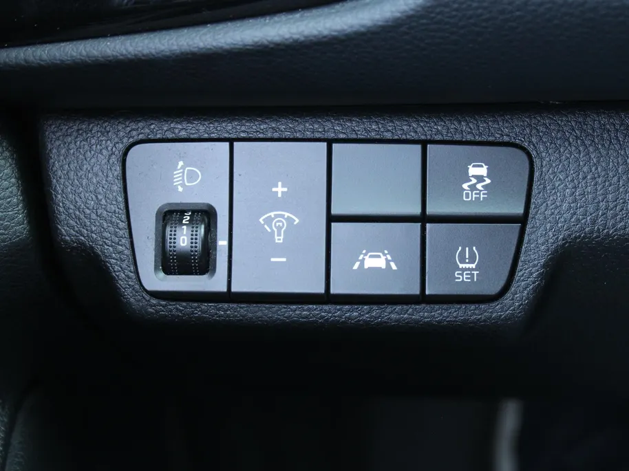 Kia Rio 1.0 TGDI ExecutiveLine | Trekhaak | Stuur-/stoelverwarming | Camera | Skai leer | 17' LM | Carplay | All seasons | Clima | Navi | Cruise |