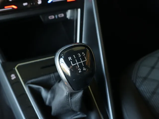 Volkswagen Polo 1.0 TSI R-Line | Adaptive Cruise | App Connect