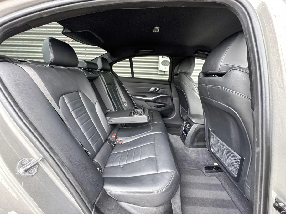 BMW 3 Serie Sedan 320i Business Edition Plus