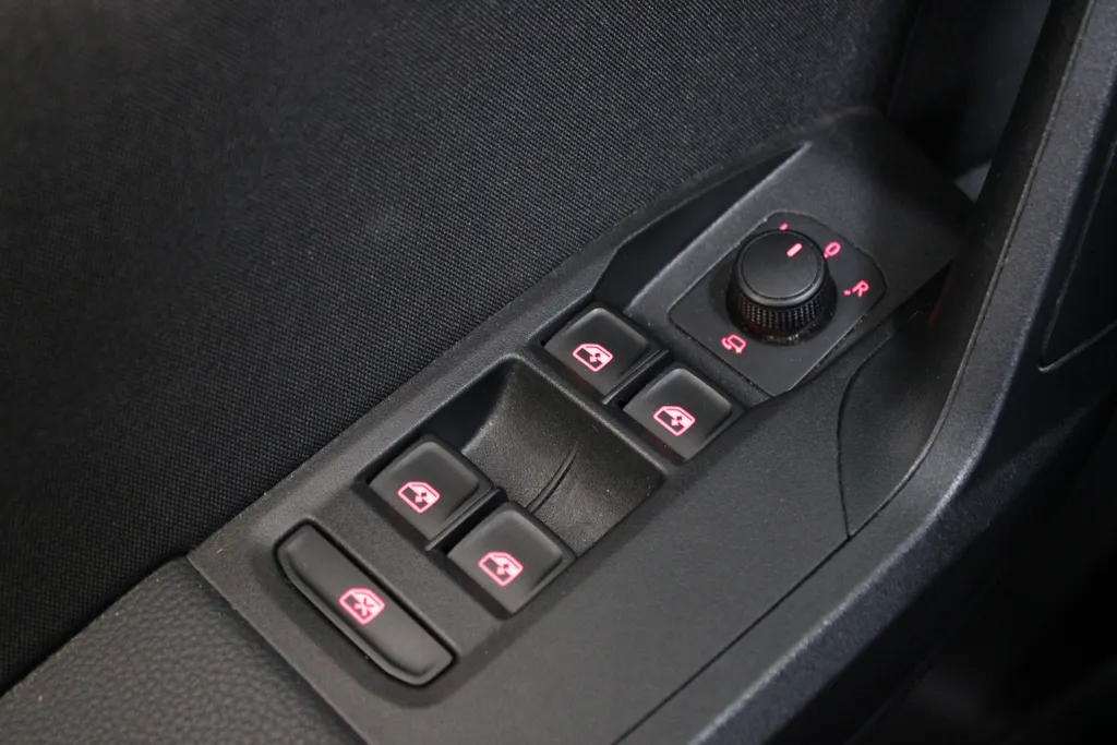 SEAT Ibiza 1.0 TSI FR Business Intense / Camera / Trekhaak afneembaar / Navi. / Full led / Apple Carplay /