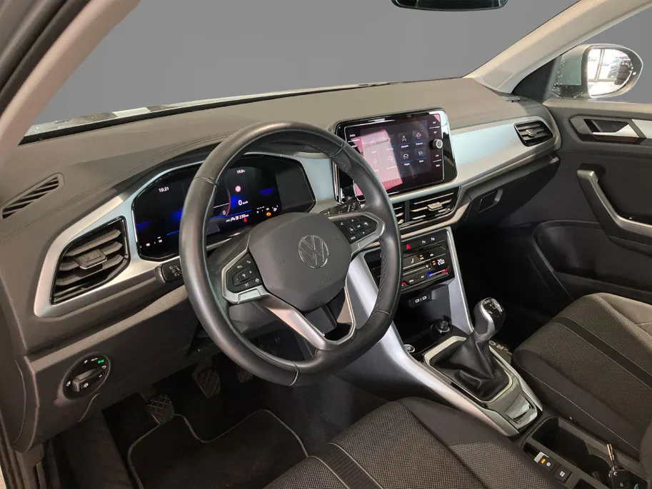 Volkswagen T-Roc 1.0TSI/115PK Life Edition · Apple/Android Car Play· Camera + Parkeersensoren · Keyless · 27-06-2028 of 100000km.