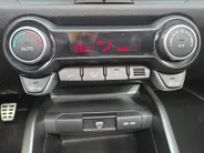 Kia Stonic 1.0 T-GDi MHEV GT-PlusLine | Hoge zit | Apple CarPlay Android Auto | Trekhaak | Stoel & stuurverwarming | Fietsendrager inclusief |