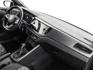 Volkswagen Polo 1.0 TSI 110pk DSG R-Line · Camera · Matrix LED · Stoelverwarming · Apple/Android Car Play · Sportstoelen · 16'Velgen · Stoelverwarming ·
