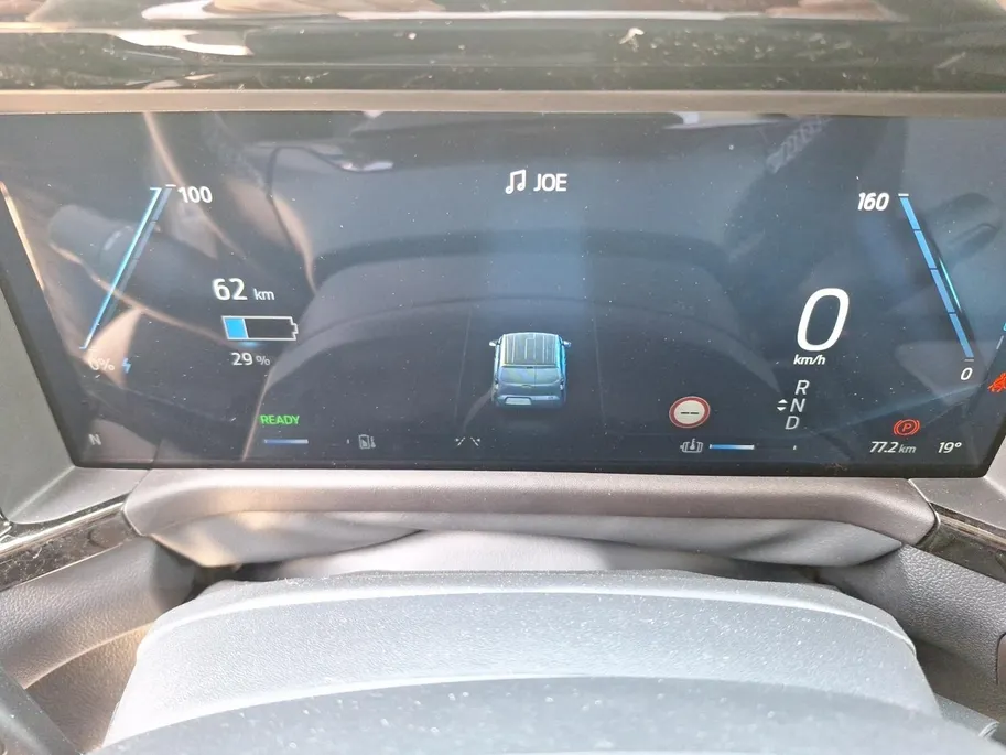 Ford E-Transit Courier Limited 44 kWh | Driver assistancepack | Winterpack | Trekhaak | Led laadruimteverlichting | Climate Control | Verwarmbare stoelen | Camera | 17' Lichtmetaal |te bestellen