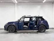 MINI Cooper 5-deurs Cooper S Favoured XL