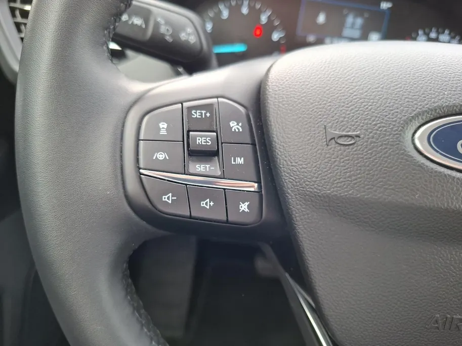 Ford Focus Wagon 1.0 EcoBoost Hybrid Titanium 155PK Automaat | NL-Auto | Adaptieve Cruise Control | Winter Pack | BLIS | Privacy Glass | Camera | Apple Carplay&Android Auto | 17' Lichtmetaal |