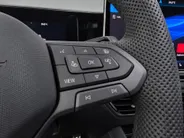 Volkswagen Tiguan 1.5 272pk DSG eHybrid R-Line Edition · Panoramadak · 360 Camera · Wegklapbare Trekhaak · Head-Up · Massage · 20'' Inch · Garantie t/m 22-06-2030 of 100.000km