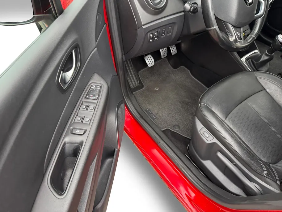 Renault Captur 0.9 TCe Edition One | Stoelverwarming | Navigatie | Bluetooth | Camera | Parkeersensoren | 1e Eigenaar | Lederen Bekleding | 12 Maanden BOVAG Garantie
