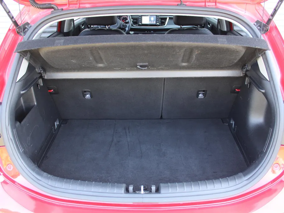 Kia Rio 1.0 TGDI ExecutiveLine | Trekhaak | Stuur-/stoelverwarming | Camera | Skai leer | 17' LM | Carplay | All seasons | Clima | Navi | Cruise |