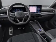 Volkswagen T-Roc 1.5 eTsi 150pk DSG R-Line First Edition · Camera · Apple/Android Car Play · Stoelverwarming · Alarm · Elek. Achterklep · P-Sensoren · IQ.Light · Garantie t/m 12-01-2028