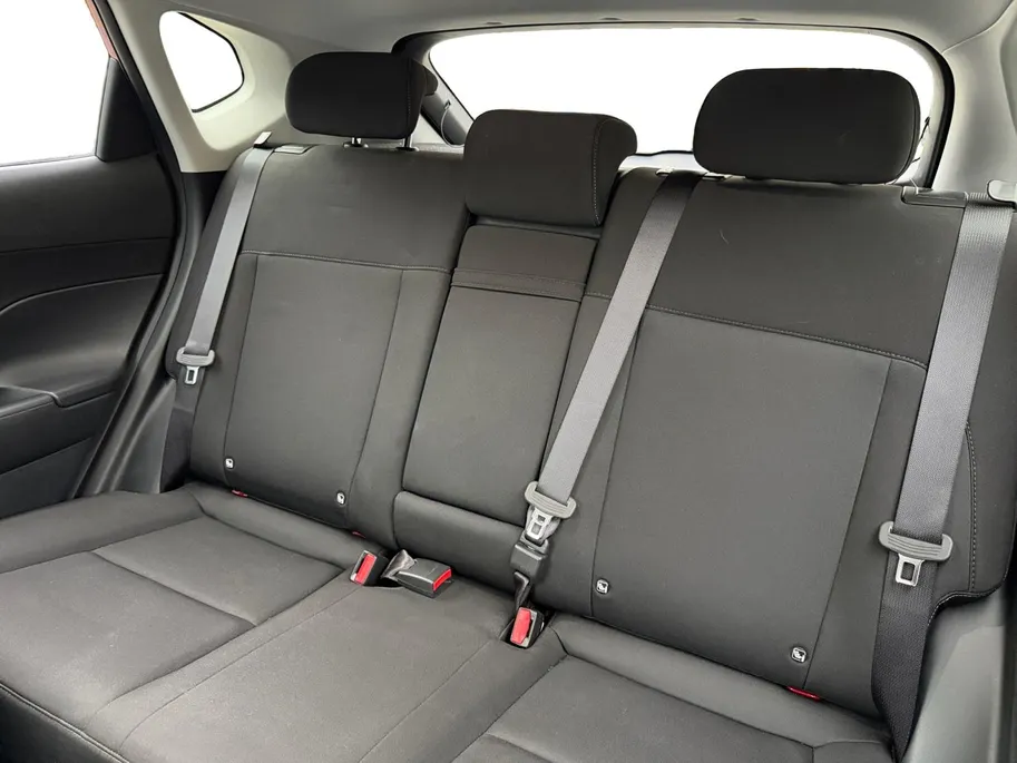 Hyundai Kona 1.6 GDI HEV Comfort Smart 19'' velgen Incl. resterend fabrieksgarantie! Zeer mooie uitvoering! ALS NIEUW!!