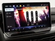 Volkswagen Golf variant Life Edition 1.5 eTSI 116 pk 7 versn. DSG · Achteruitrijcamera · draadloze telefoonlader · Trekhaak inklapbaar, met elektrische ontgrendeling ·