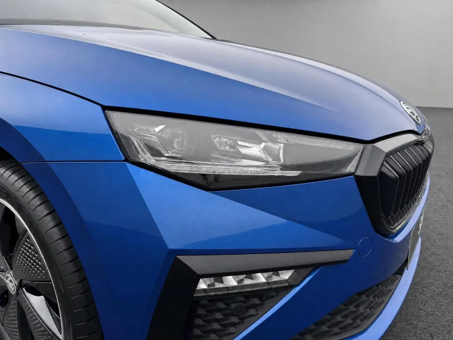 Škoda Scala 1.0 TSI Monte Carlo 85 kW / 115 PK Hatchback 6 versn | Race Blue | Trekhaak |