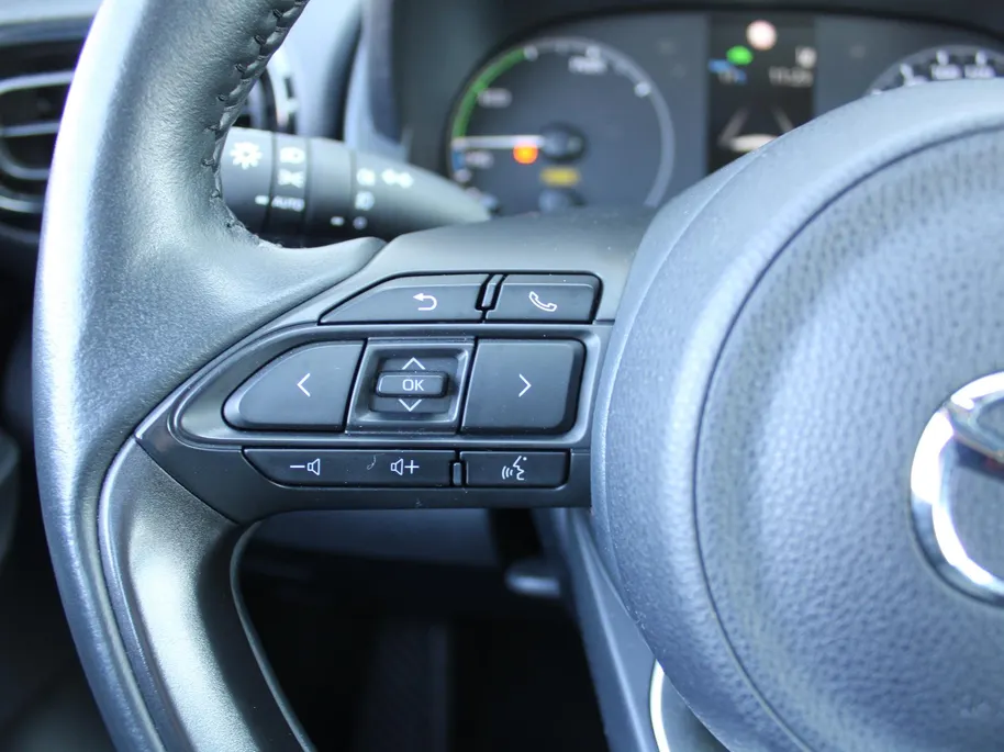Mazda 2 Hybrid 1.5 Agile | Stuur-/stoelverwarming | Camera | 15' LM | Cruise adapt. | Airco |