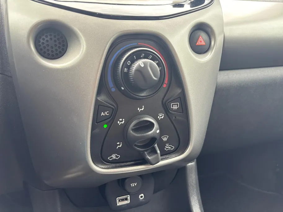 Toyota Aygo 1.0 VVT-i x-sport | Goed onderhouden | Achteruitrijcamera | Airco | Bluetooth | 12 maanden garantie! |