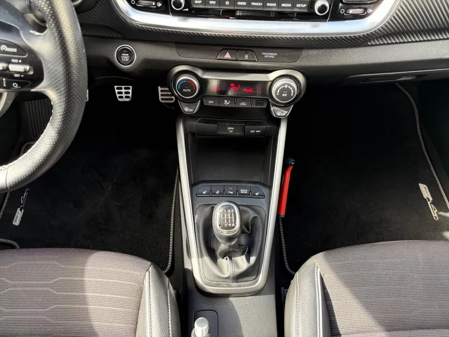 Kia Stonic 1.0 T-GDi MHEV GT-PlusLine | Navi | Clima | Camera | Schuif-/Kanteldak | Dodehoekdetectie | Stoel-/Stuurverwarming | LED-Koplampen | Carplay | LM Velgen