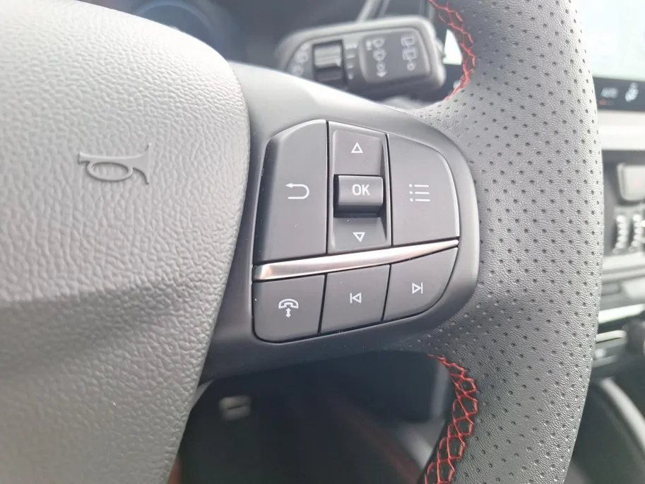Ford Kuga 2.5 PHEV ST-Line X | Black Pack | Winterpack | Matrix Ledkoplampen | Panoramadak | El. Trekhaak | 20' Lichtmetaal | Zwarte spiegels&dak | Adaptive Cruisecontrol | Dodehoekdetectie | 360Camera |