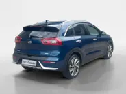 Kia Niro 1.6 GDi Hybrid ExecutiveLine | Compleet dealer onderhouden! | Elektrisch verstelbare stoelen incl. geheugenfunctie | Stoelverwarming- en koeling | JBL geluidsinstallatie | Dodehoekassistentie | Achteruitrijcamera | Navi | Climate control