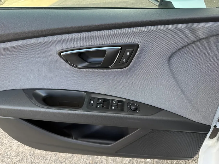 SEAT Leon ST 1.0 EcoTSI Style | Cruise control | Navigatie |