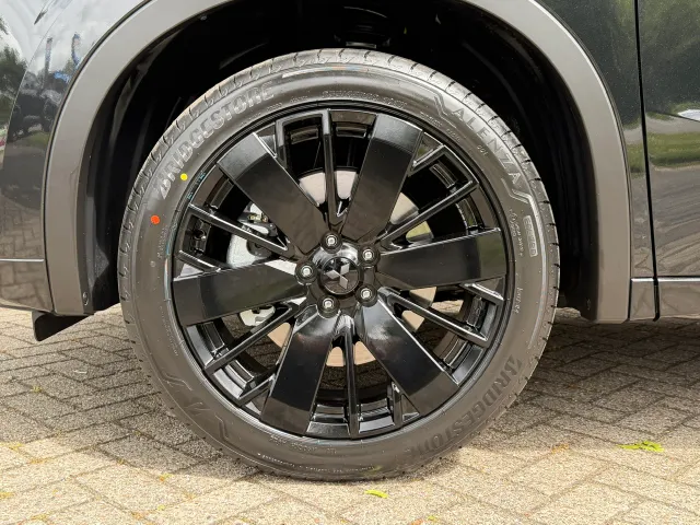 Mitsubishi Outlander 2.4 PHEV Black Edition | NIEUW | Leder | Panoramdak | App Connect | Keyless | Head-Up