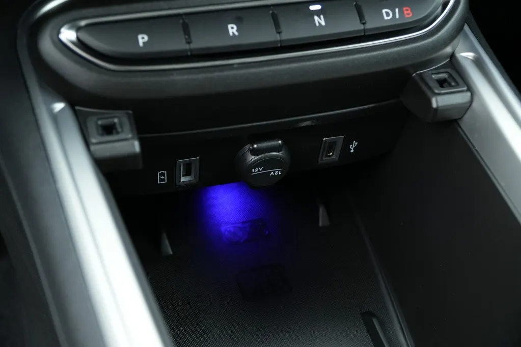 Jeep Avenger Summit 54kWh | Pano | Infotainment | Winter | Camera | 18'