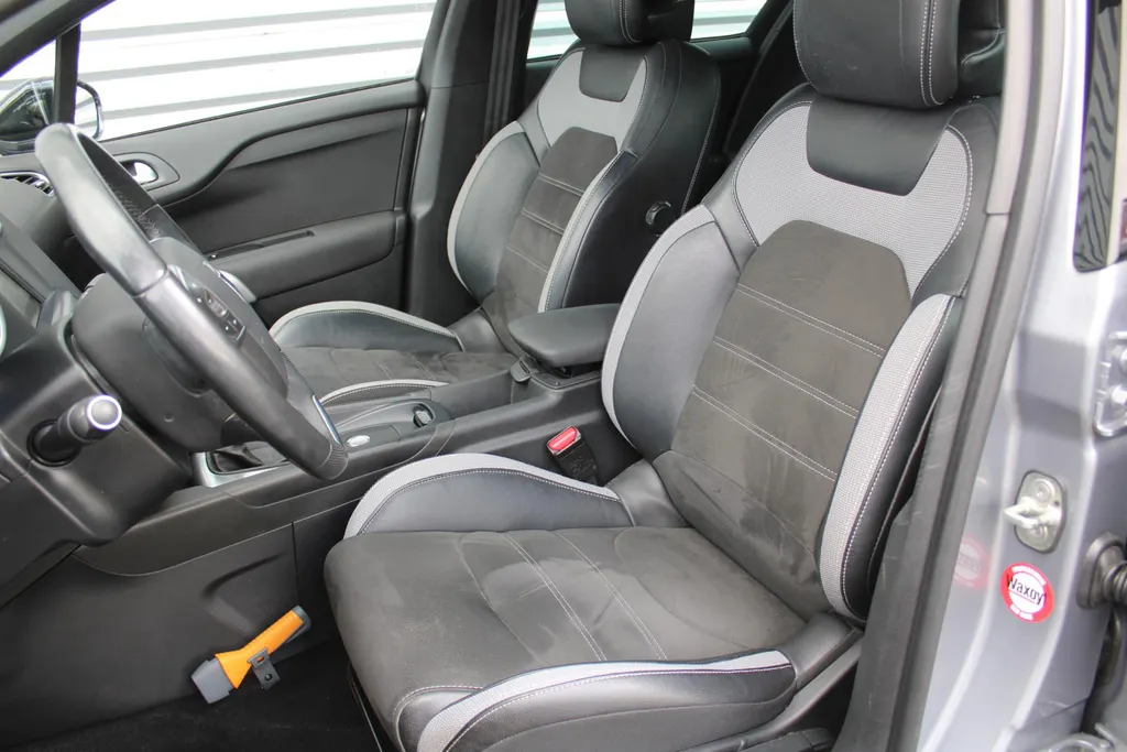 DS DS 4 Crossback 1.6 THP Chic | 17' LM | Trekhaak | PDC | Camera | Cruise |