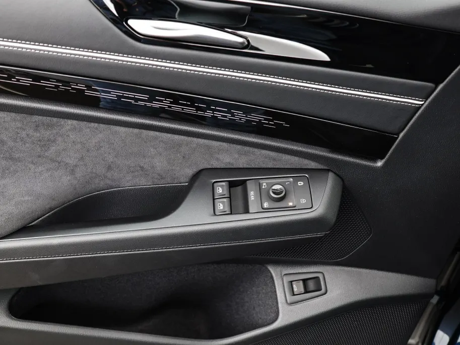 Volkswagen ID.7 Tourer Pro Limited Edition 77kWh 286pk · Navigatie · 360 camera · Trekhaak · 20' LM velgen