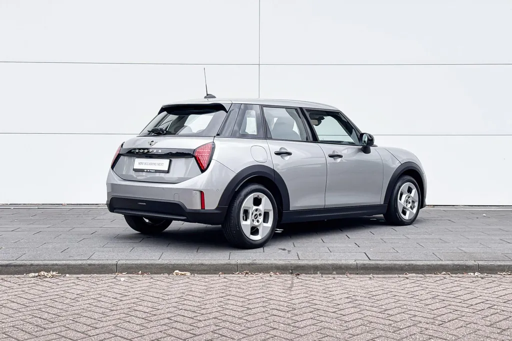 MINI Cooper 5-deurs Cooper C Essential