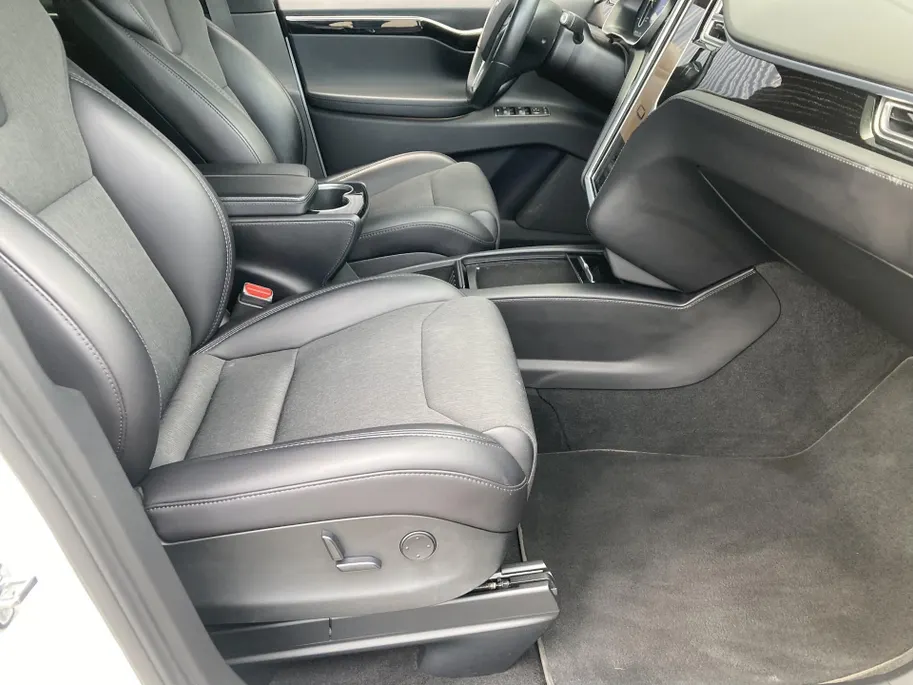 Tesla Model X 75D Base 5-persoons
