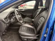 Ford Focus Wagon 1.0 EcoBoost ST Line 125 PK WINTER PACK I LEDEREN BEKLEDING I APPLE CARPLAY / ANDROID AUTO I ' 18 ' VELGEN I