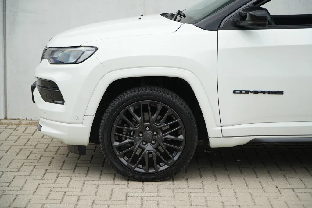 Jeep Compass 4xe 240 PK Hybrid S | Leder | Pano | Navi | Winter | Cam | 19'