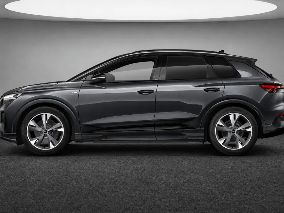 Audi Q4 Q4 S edition performance 82 kWh 286 PK · Tech plus · Trekhaak elek. wegklapbaar · MMI Bijrijdersdisplay