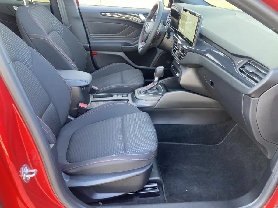 Ford Focus Wagon 1.0 EcoBoost Hybrid 155 pk Autom. ST Line X Wagon Automaat - Panoramadak - Winter Pack - Navigatie - Apple Carplay/ Android Auto