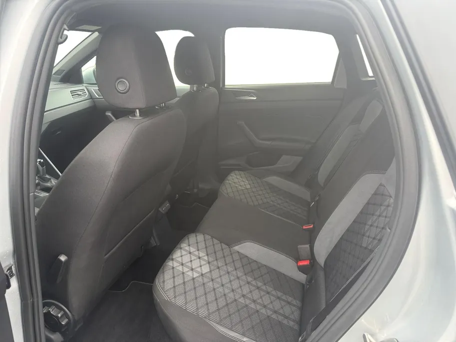 Volkswagen Taigo 1.0 TSI R-Line | Automaat | Camera | Climate Control | Apple Carplay/Android Auto | Keyless | Sportstoelen | R-Pakket