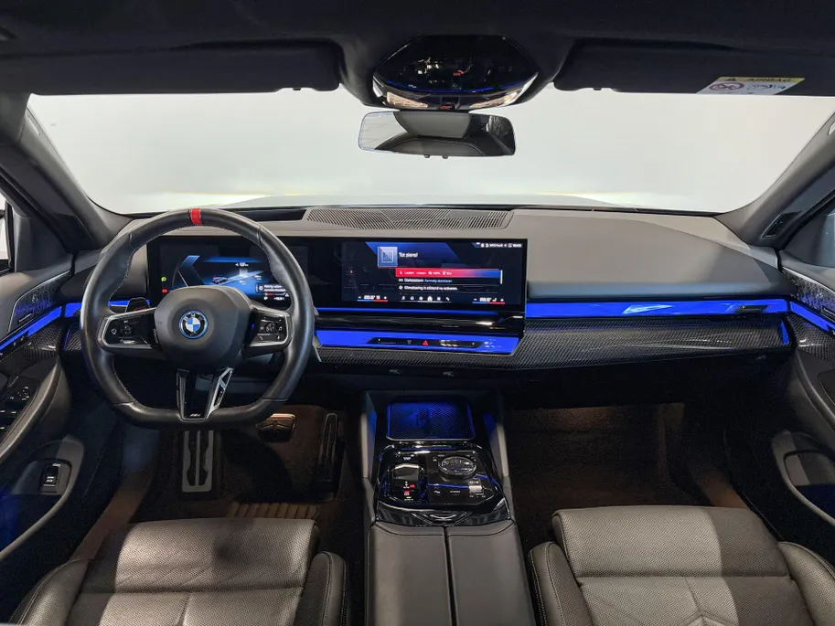 BMW i5 Touring M60 xDrive 84 kWh