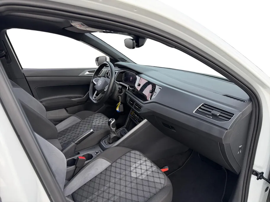 Volkswagen Polo 5-deurs 1.0 TSI R-Line Nederlandse Auto | Pano dak | LED iQ | Virtual Cockpit | CarPlay | 17' Bergamo | etc.