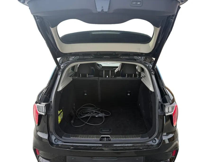 Lynk & Co 01 1.5 | Automaat | Panorama Dak | 360* Camera | Stoelverwarming | Apple Carplay/Android Auto | DAB | Climate Control | Cruise Control | Navigatie