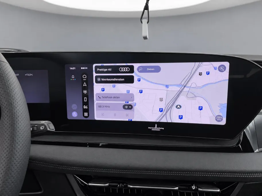 Audi Q6 e-tron S edition 83 kWh 252 PK · Adaptieve luchtvering · Glazen panoramadak · Trekhaak elek. wegklapbaar