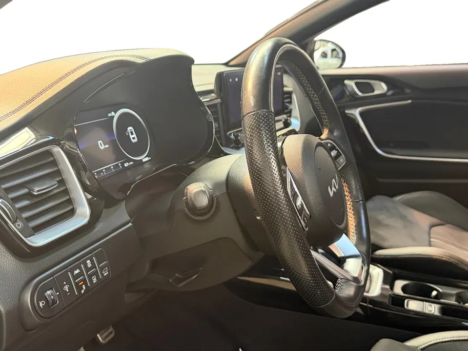 Kia ProCeed 1.0 T-GDi GT-Line PANORAMADAK | CLIMATE CONTROL | STOEL & STUURVERWARMING | ELEKTRISCHE KLEP | RESTERENDE FABRIEKSGARANTIE TM 2029