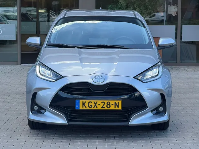 Toyota Yaris 1.5 Hybrid 115 Dynamic Limited | Stuur en Stoelverwarming