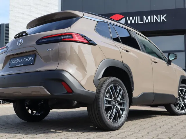 Toyota Corolla Cross Hybrid 140 Dynamic | Stoel/Stuur verwarming | Dodehoek Detectie | Elek. Klep