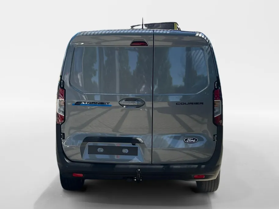 Ford E-Transit Courier Limited 46 kWh Let op! te bestellen voertuig! | Nu met 0,99% rente actie op financial lease | Driver Assist Pack | Camera | Navigatie | Trekhaak