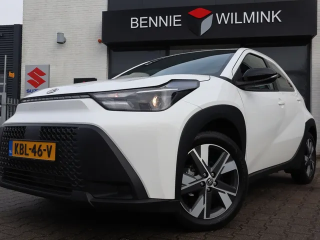 Toyota Aygo X Hybrid 115 play | LM Velgen | Stoelverwarming