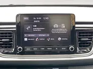 Kia Rio 1.0 T-GDi MHEV DynamicLine | Airco | AppleCarPlay Android Auto | 16 inch LM velgen | Parkeercamera | Cruise control | Lineassist |