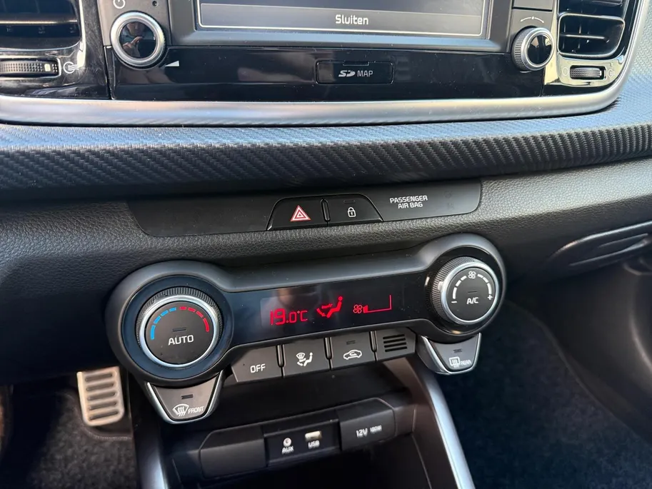 Kia Rio 1.0 TGDI GT-Line AUTOMAAT ! | STOELVERWARMING | CLIMATE CONTROL | DEALER ONDERHOUDEN | NAVIGATIE | STUURVERWARMING | TREKHAAK!