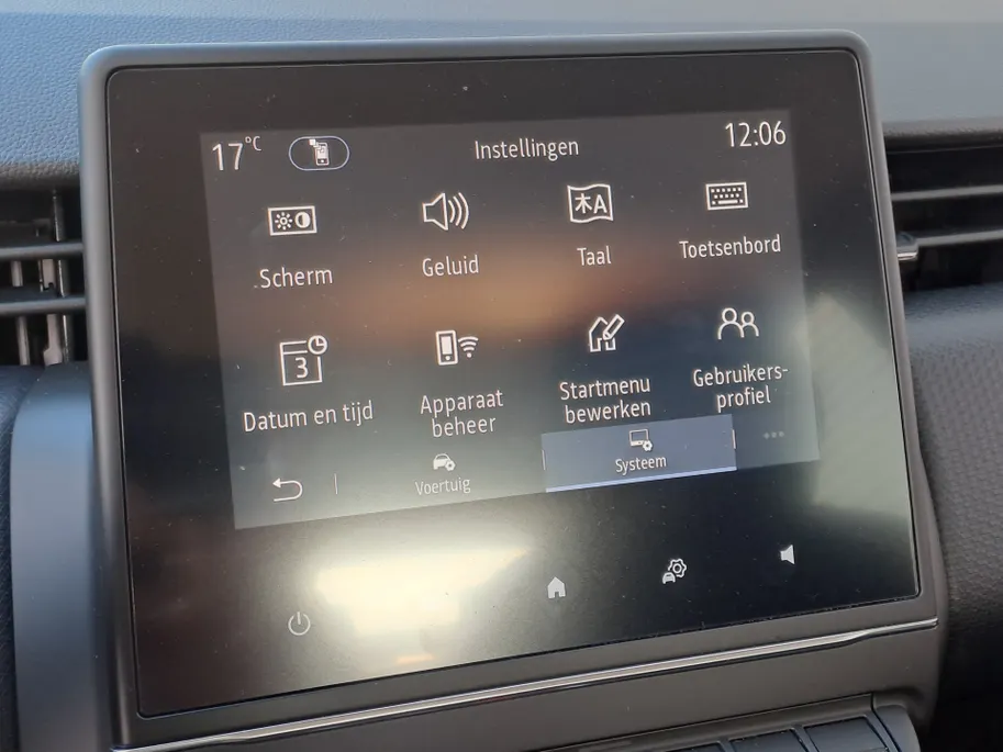 Renault Clio 1.0 TCe 90 Equilibre | Navigatie | Cruise | DAB | Rijstrooksensor met correctie | Airco | Apple Carplay/Android Auto