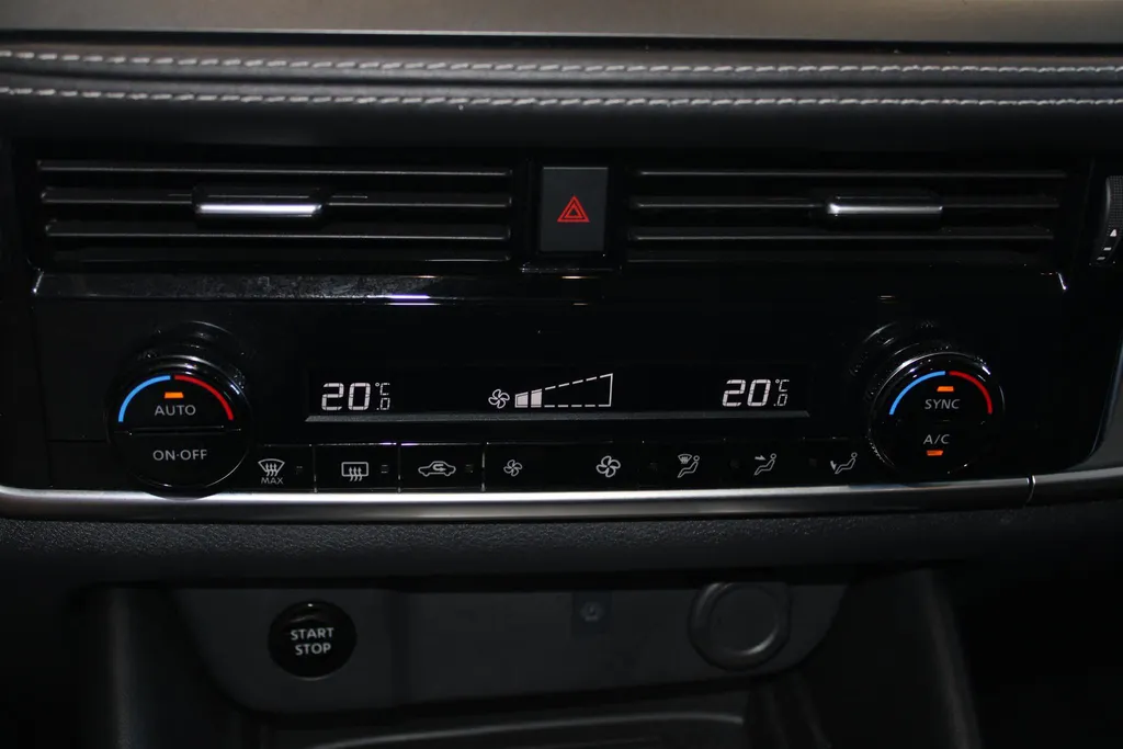Nissan QASHQAI 1.5 e-Power Business Premium | 190pk | Naviagatie | 360grd camera | Apple carplay & Android auto | pdc voor en achter | 18inch LM wielen | Dodehoek sensoren |