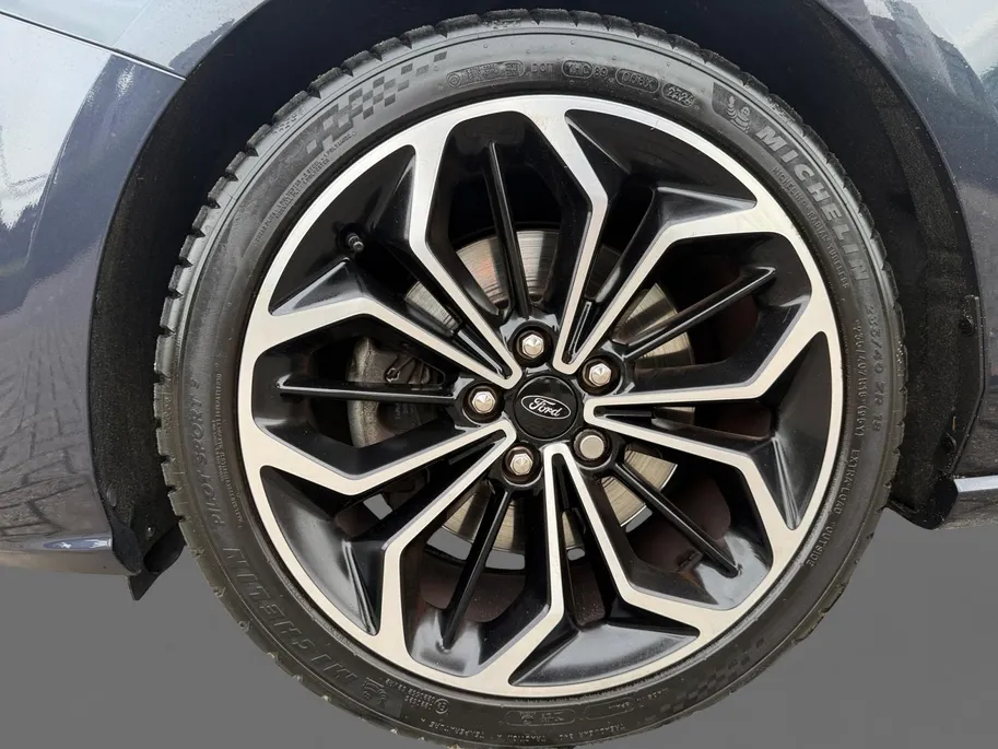 Ford Focus Wagon 1.0 EcoBoost ST Line Business | Trekhaak | Winterpack | B&O Audio | 18' inch velgen | Parkeersensoren | Keyless Entry |